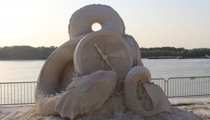 Пламен Стоилов награди лауреатите в третото издание на Международен фестивал на пясъчните скулптури Русе 2017