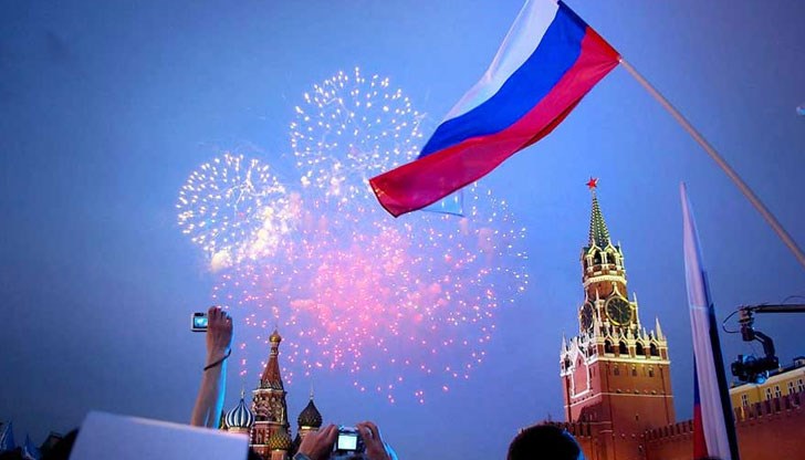 С указа на президента на Русия Борис Елцин от 1994 г. 12 юни е обявен за Ден на държавния суверенитет С указа на президента на Русия Борис Елцин от 1994 г. 12 юни е обявен за Ден на държавния суверенитет