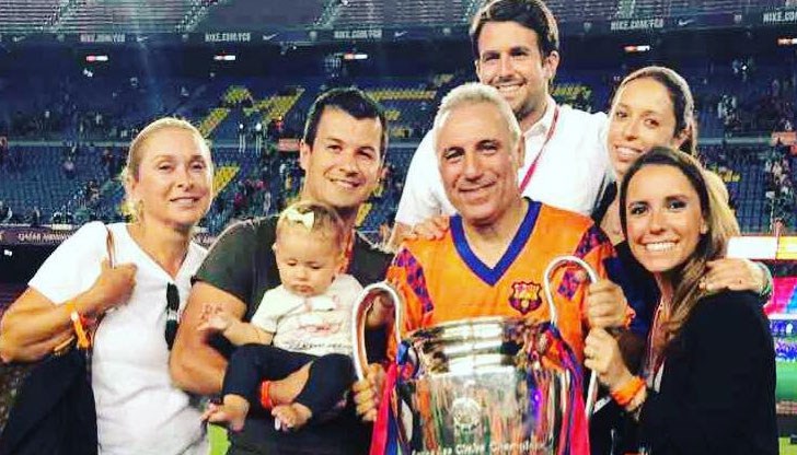 Тези усмихнати кадри отговарят на всички неприятни слухове за семейството на българската звезда