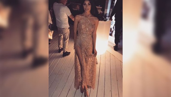 Скъпи морални съветници, хората вече не остават наистина голи