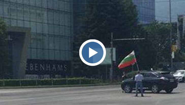 България застина в почит към паметта на Христо Ботев