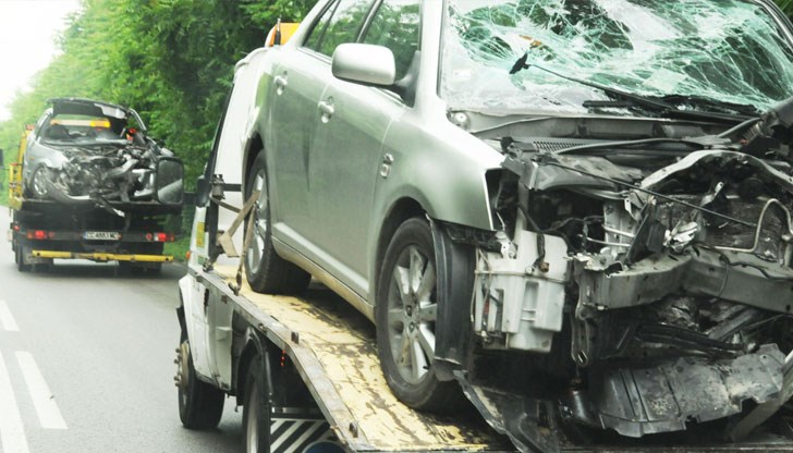 Бременна жена и още двама души загинаха в катастрофа по пътя Алфатар - Дулово