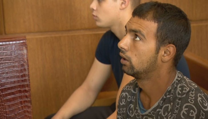 Оправдава се в съда, че мислел, че става дума за количка за багаж, а не за дете с увреждания