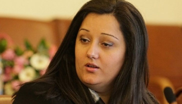 Лиляна Павлова започна да си служи с притчи Лиляна Павлова започна да си служи с притчи