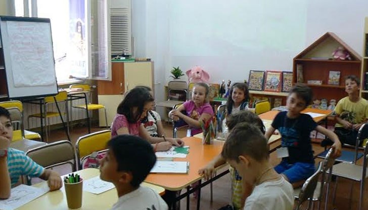 Акцентът и тази година е насочен към заниманията с деца от първи до шести клас
