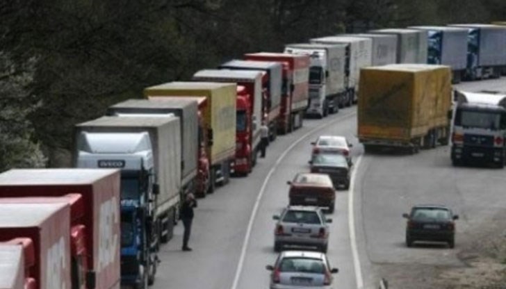 През юли и август движението за камиони ще е забранено не само за магистрала "Хемус"