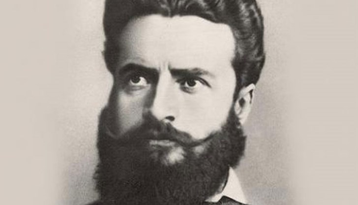 Когато за пръв път чух, как в 12 часа на 2 юни неистово завиха всички противовъздушни и противопожарни и заводски сирени в столицата... ужасно се изплаших Когато за пръв път чух, как в 12 часа на 2 юни неистово завиха всички противовъздушни и противопожарни и заводски сирени в столицата... ужасно се изплаших