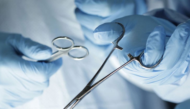 В момента пациентът е в добро състояние, изведен е от реанимация само 24 часа след операцията