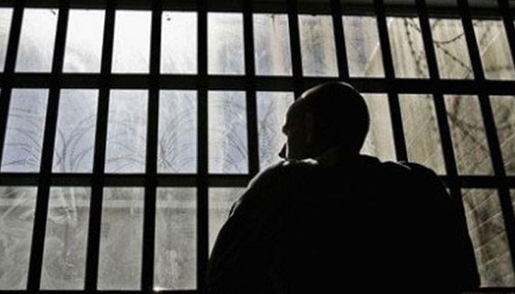 Биандо си е зашил устата в знак на протест Биандо си е зашил устата в знак на протест