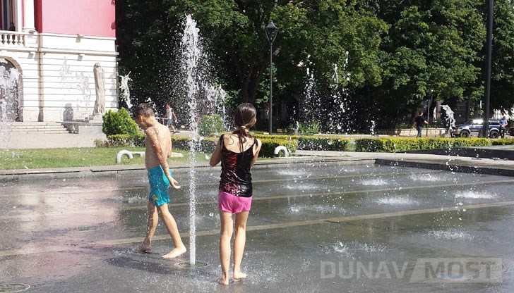 В 16 области е в сила жълт код за високи температури, а в други 10 за гръмотевици В 16 области е в сила жълт код за високи температури, а в други 10 за гръмотевици