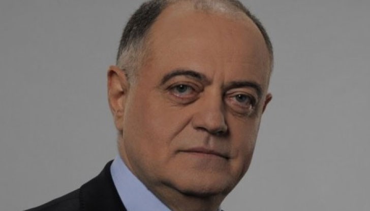 Атанасов е роден в русенското село Батин Атанасов е роден в русенското село Батин