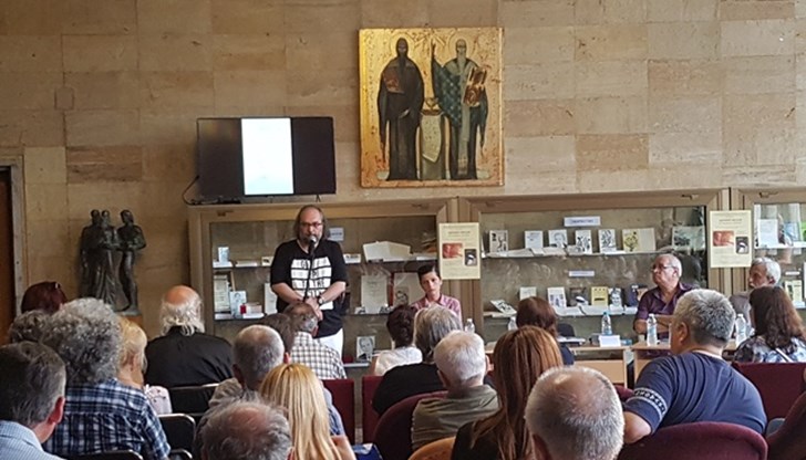 Откриха изложба с документи за живота и творчеството на Здравко Кисьов