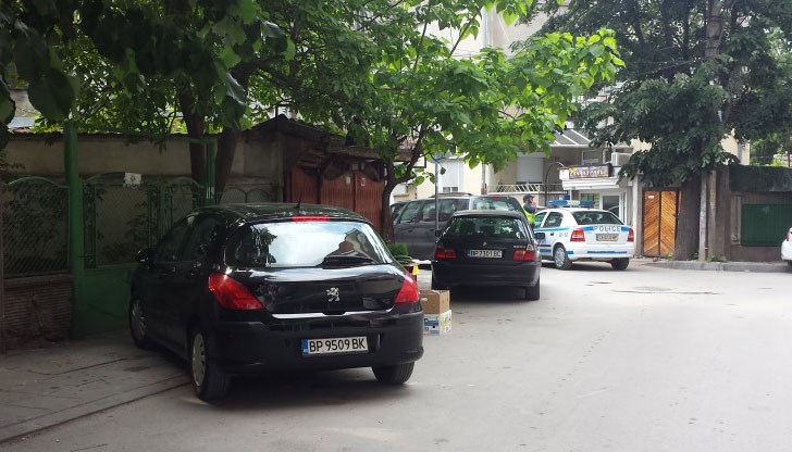 Врачанинът се оплакал, че му изтръпват ръцете и служителите в заведението го сложили да седне в лятната градина, повикали помощ, но вече било късно, когато екипът на Спешна помощ пристигнал