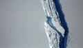 Айсберг, тежащ 1 трилион тона, се отдели от Антарктика