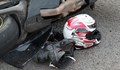 Ранен моторист лежи проснат на път Е-80