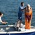 Човекът амфибия плува в Дунава вързан в чувал