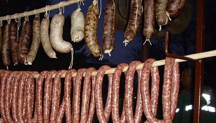 Това че България е най-корумпираната държава в ЕС е и заради такива като вас, г-да суджуци! Това че България е най-корумпираната държава в ЕС е и заради такива като вас, г-да суджуци!