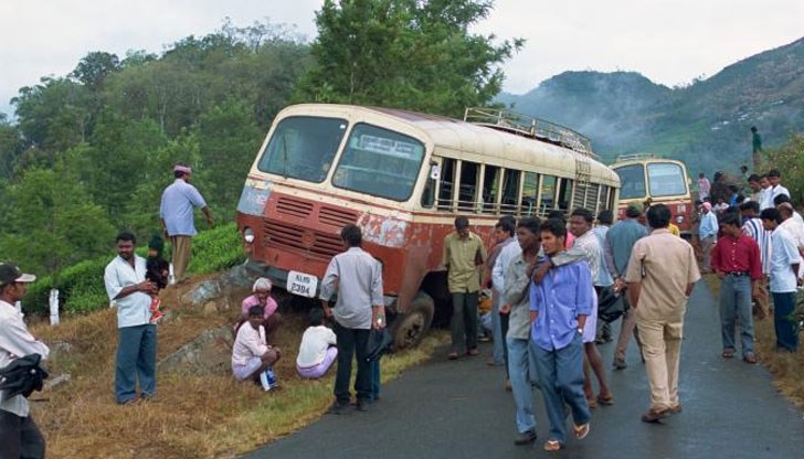 Катастрофирал е автобус, пълен със стоки и пътници /Снимката е илюстративна
