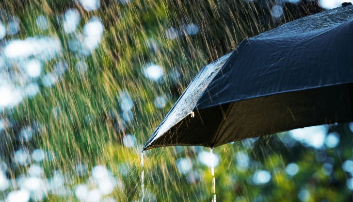 През следващото денонощие през страната, от запад на изток, ще премине студен атмосферен фронт През следващото денонощие през страната, от запад на изток, ще премине студен атмосферен фронт