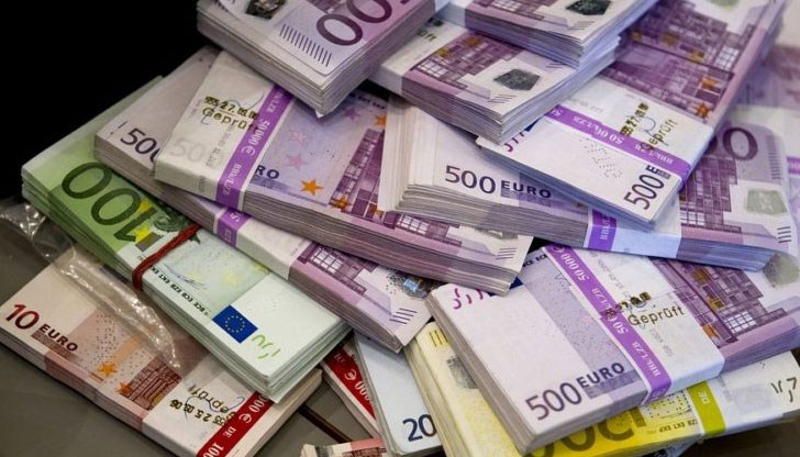 С извършване на плащането държавният дълг на България се редуцира с 950 млн. евро  - от 12.884 на 11.934 млрд. евро