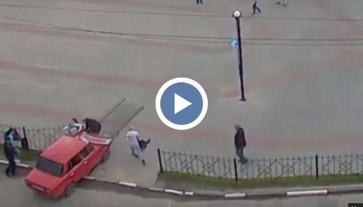 Охранителна камера засне момента на сблъсъка