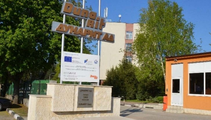 Вместо към Фонда за гарантиране на влоговете, парите от предприятието потичат към спотаения в Белград Цветан Василев Вместо към Фонда за гарантиране на влоговете, парите от предприятието потичат към спотаения в Белград Цветан Василев