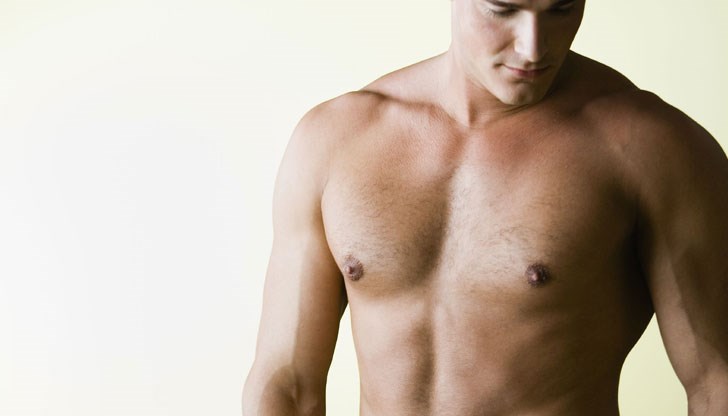 Сега вече знаем защо някои мъже разкопчават повече копчета на ризата Сега вече знаем защо някои мъже разкопчават повече копчета на ризата