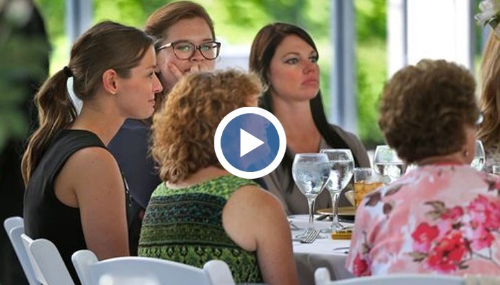 За мен това беше възможност да покажа на тези хора, че заслужават да бъдат на място като това точно толкова, колкото всеки друг