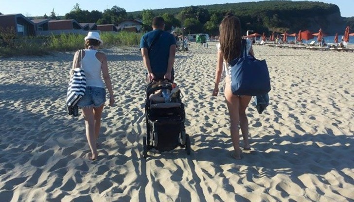 Три кадъра, които болезнено точно рисуват картината на някогашното прекрасно място край морето