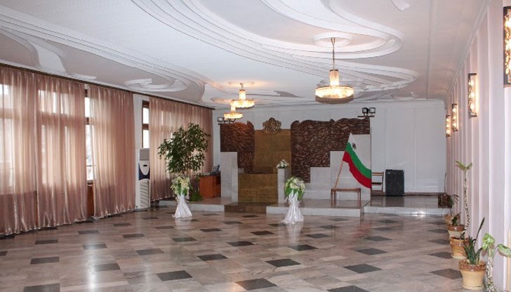 10 влюбени двойки в Русе искаха да свържат живота си на магическата дата, но някои биха отбой