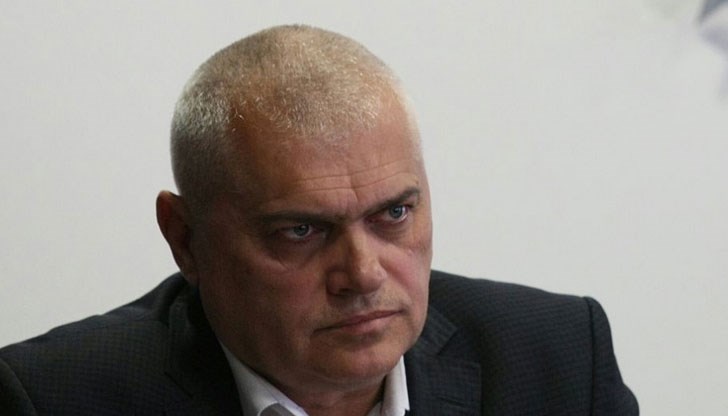 Те искат, но аз им казвам, че няма как да стане Те искат, но аз им казвам, че няма как да стане