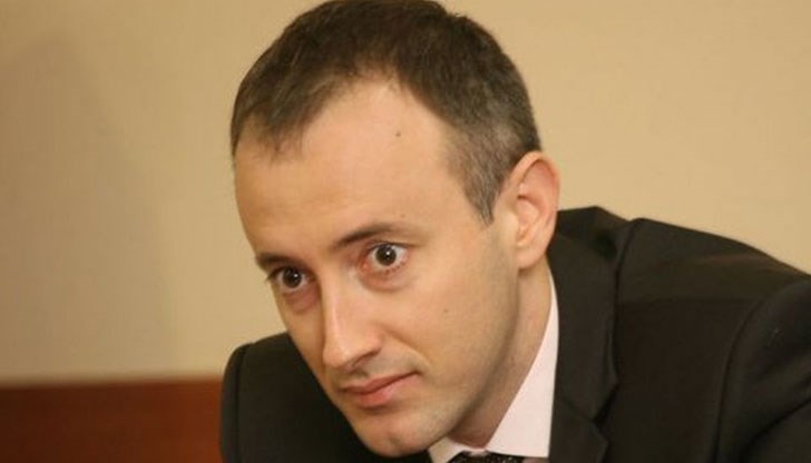 Освобождаването на учители заради пестене на средства е порочна практика Освобождаването на учители заради пестене на средства е порочна практика