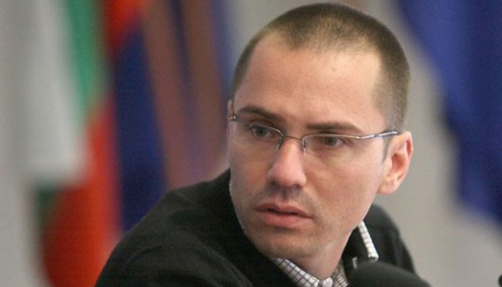 Причината е разпространяване на агресивна анти-ромска пропаганда в самия парламент, медиите и социалните мрежи Причината е разпространяване на агресивна анти-ромска пропаганда в самия парламент, медиите и социалните мрежи