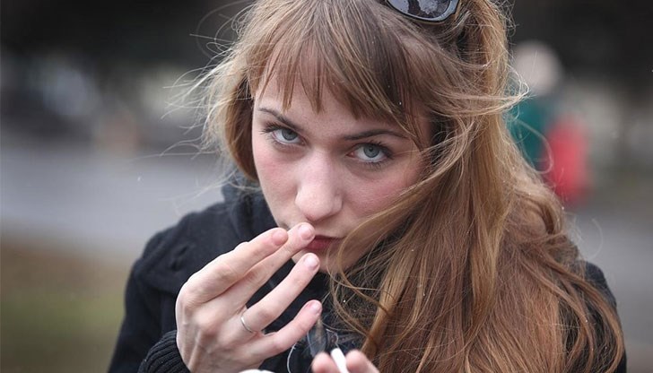 Теодора се омъжва за лекар, който отглежда марихуана