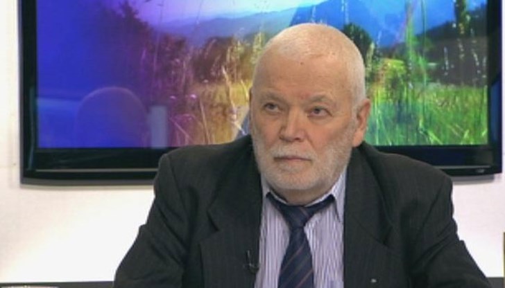 Как става този номер - майка, дъщеря и внучка едновременно софийски нотариуси?