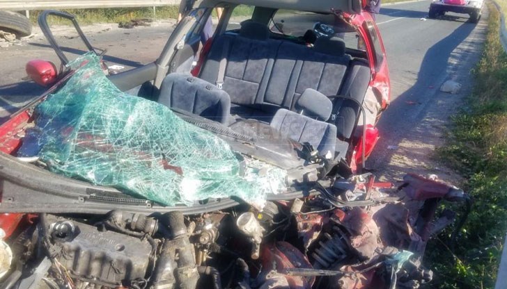 Ранени са и 2 деца - на 2 и 7 години