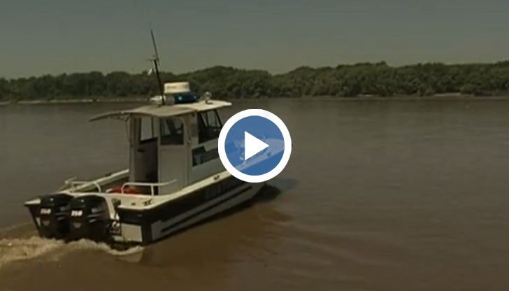 „Делфин 3” се зазимява, че да не се счупи от ледохода