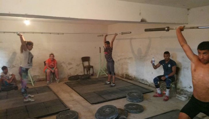 Всички те са възпитаници на Тежкоалетически спортен клуб - Русе и треньорите Кръстина и Радослав Атанасови