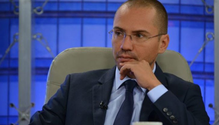 Омръзна ми от фалшива съпричастност към хора, които искат да убиват деца с лопати