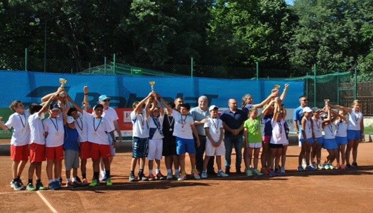 Победители в надпреварата са отборът на „Кристи“ Дряново и „Испано“ Варна