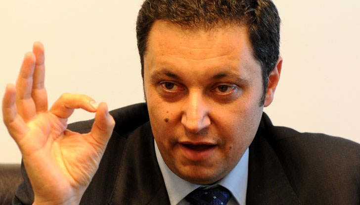 Яне Янев коментира обвиненията, че е бил и клал работник