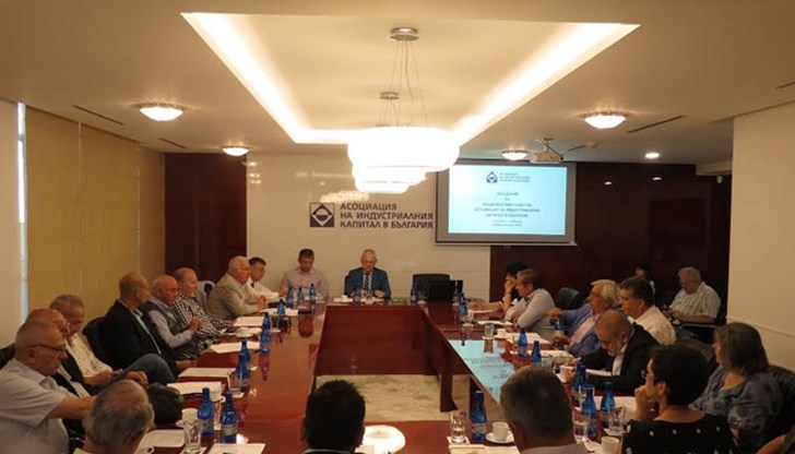 Членовете на Асоциацията на индустриалния капитал в България поставят на първо място като проблем липсата на кадри