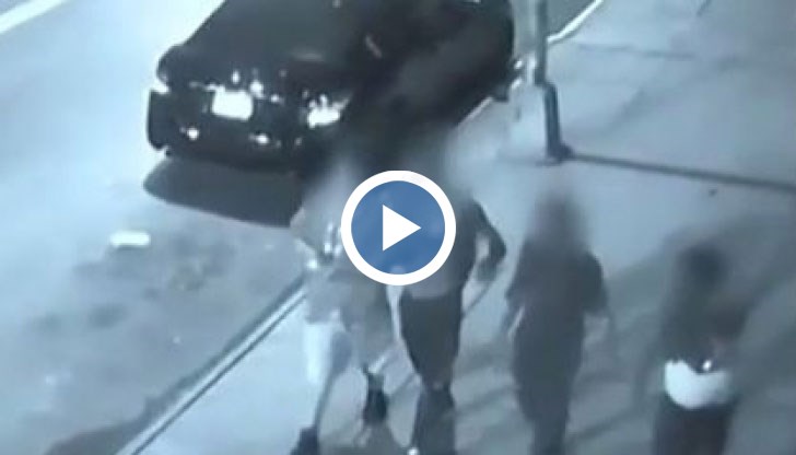 Жената опитала да се отърве от нападателите си, заявявайки, че има СПИН