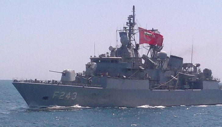Командирът на ВМС на Р България контраадмирал Митко Петев обяви, че проблемът ще бъде обсъден