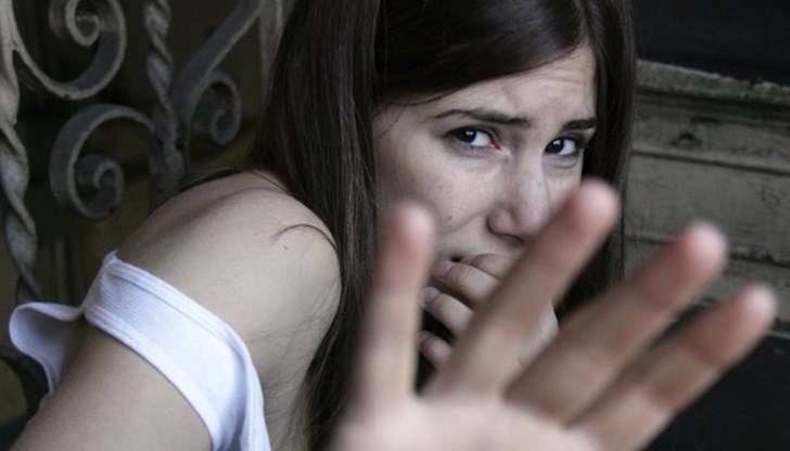 Жените били смазани от бой - целите били в синини