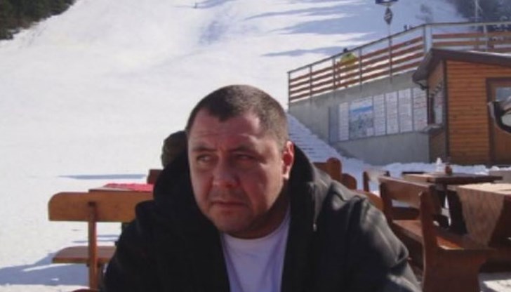 Около 120 приятели и роднини го изпратиха в последния му земен път