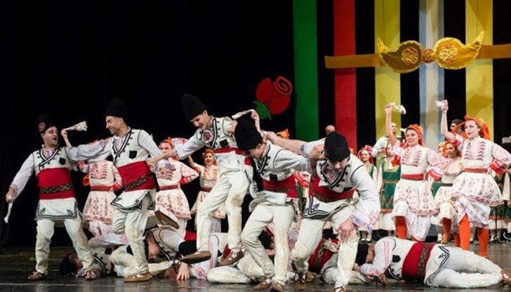 Танцьорите и певиците ще изнесат редица концерти в различни населени места в Галисия, Испания