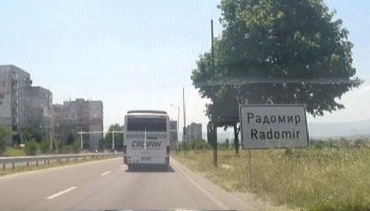 След поредица сигнали за опасен автобус на пътя, екип на телевизията тръгна по следите на нарушителя