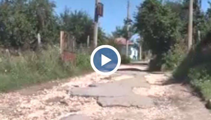 Ни линейка иска да мине по нашата улица, ни такси, никой ...