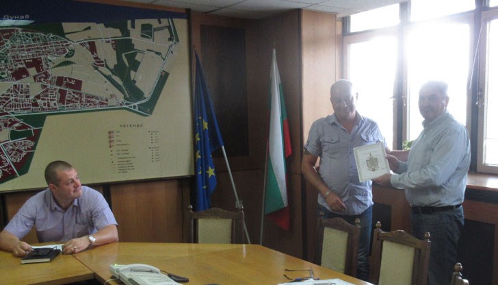 Двама от тях получават парична награда за залавянето на убиец в с. Голямо Враново